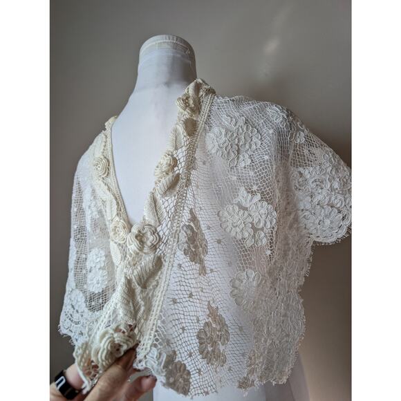 Floral Shawl Lace Wrap - Picture 2 of 7